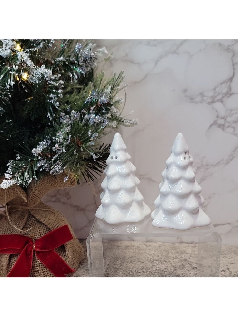 Ceramic Christmas Tree Salt & Pepper shakers - Picture 1 of 5